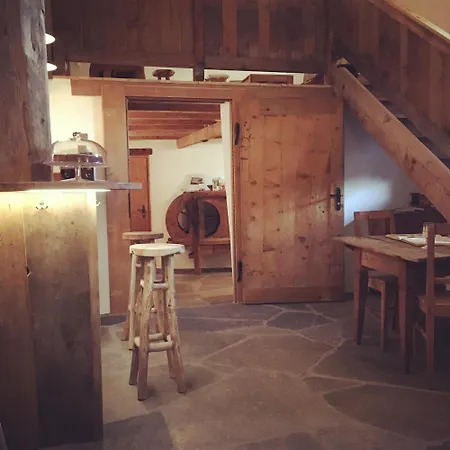 Chasa Jaro Bed & Breakfast *