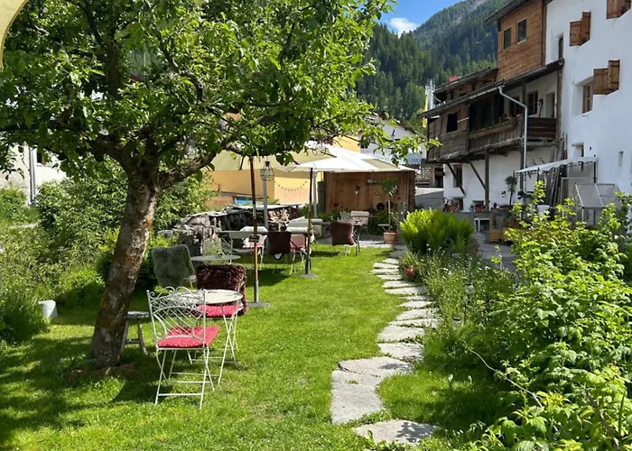 Bed & Breakfast Chasa Jaro