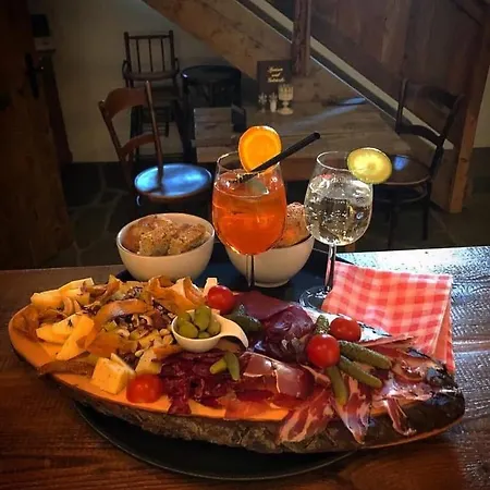 Chasa Jaro Frühstückspension